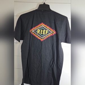 Reef Men's Charcoal Tee with Yellow Logo